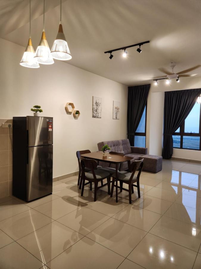 Sea View Bali Apartment